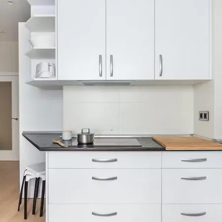 4 Schlafzimmer Apartment *